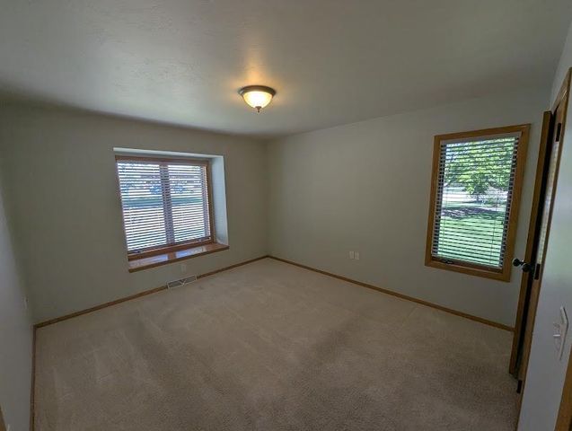 2721 W 9TH AVENUE, Oshkosh, WI 54904