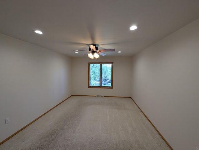 2721 W 9TH AVENUE, Oshkosh, WI 54904