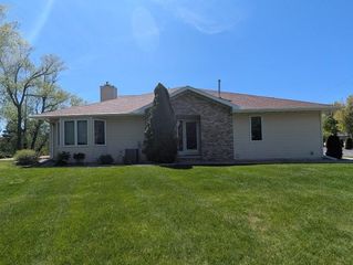 2721 W 9TH AVENUE, Oshkosh, WI 54904