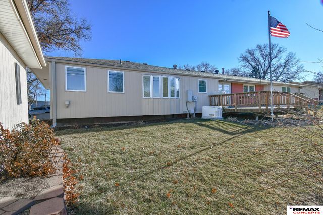 10331 N 145th Street, Waverly, NE 68462