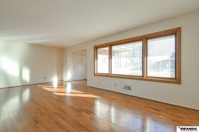 10331 N 145th Street, Waverly, NE 68462