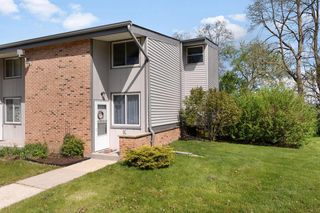 1430 Big Bend ROAD #K, Waukesha, WI 53189