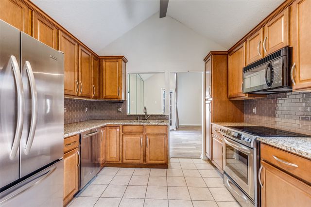 18031 Whispering Gables Lane, Dallas, TX 75287