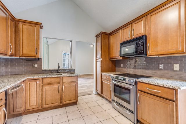 18031 Whispering Gables Lane, Dallas, TX 75287