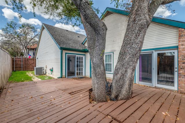 18031 Whispering Gables Lane, Dallas, TX 75287