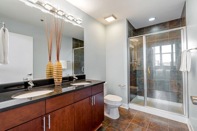 320 E 21st Street 615, Chicago, IL 60616