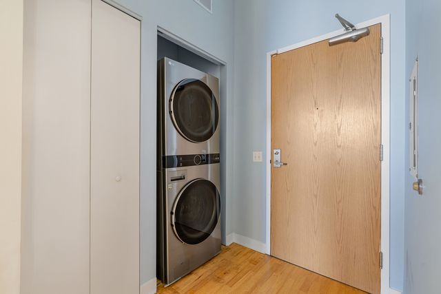 320 E 21st Street 615, Chicago, IL 60616