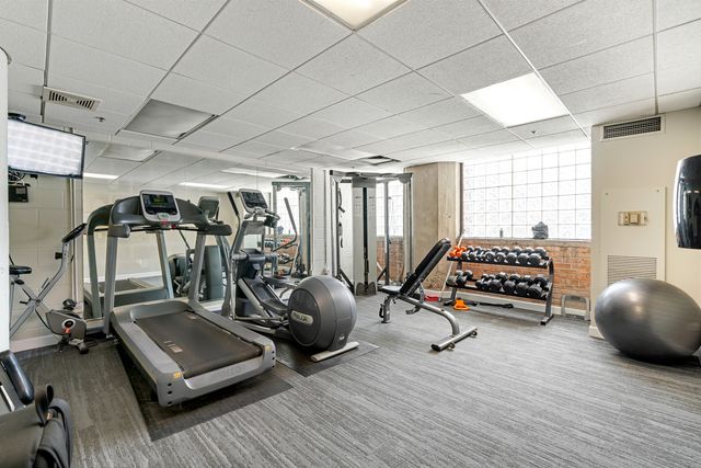 320 E 21st Street 615, Chicago, IL 60616