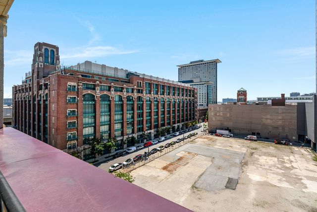 320 E 21st Street 615, Chicago, IL 60616