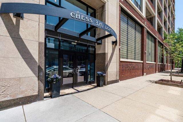 320 E 21st Street 615, Chicago, IL 60616