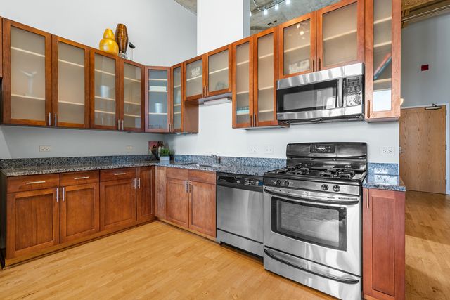 320 E 21st Street 615, Chicago, IL 60616