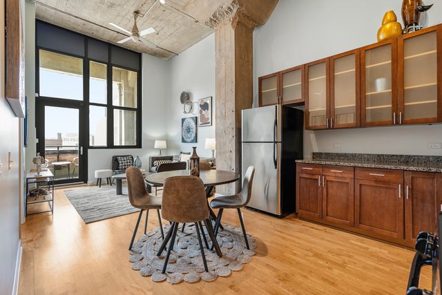 320 E 21st Street 615, Chicago, IL 60616