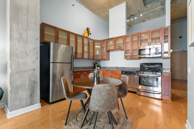 320 E 21st Street 615, Chicago, IL 60616