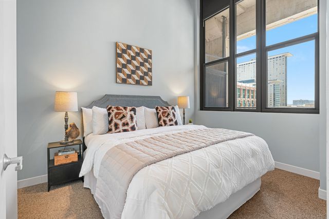 320 E 21st Street 615, Chicago, IL 60616