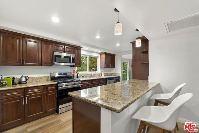 20307 Mobile Street, Winnetka (los Angeles), CA 91306