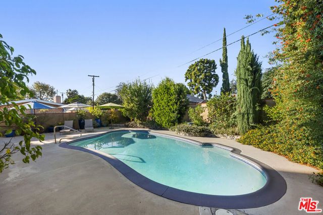 20307 Mobile Street, Winnetka (los Angeles), CA 91306