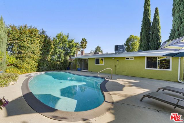 20307 Mobile Street, Winnetka (los Angeles), CA 91306