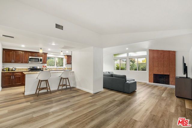 20307 Mobile Street, Winnetka (los Angeles), CA 91306