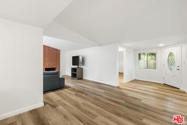 20307 Mobile Street, Winnetka (los Angeles), CA 91306