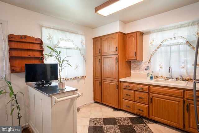 630 EDMONSTON DR, Rockville, MD 20851