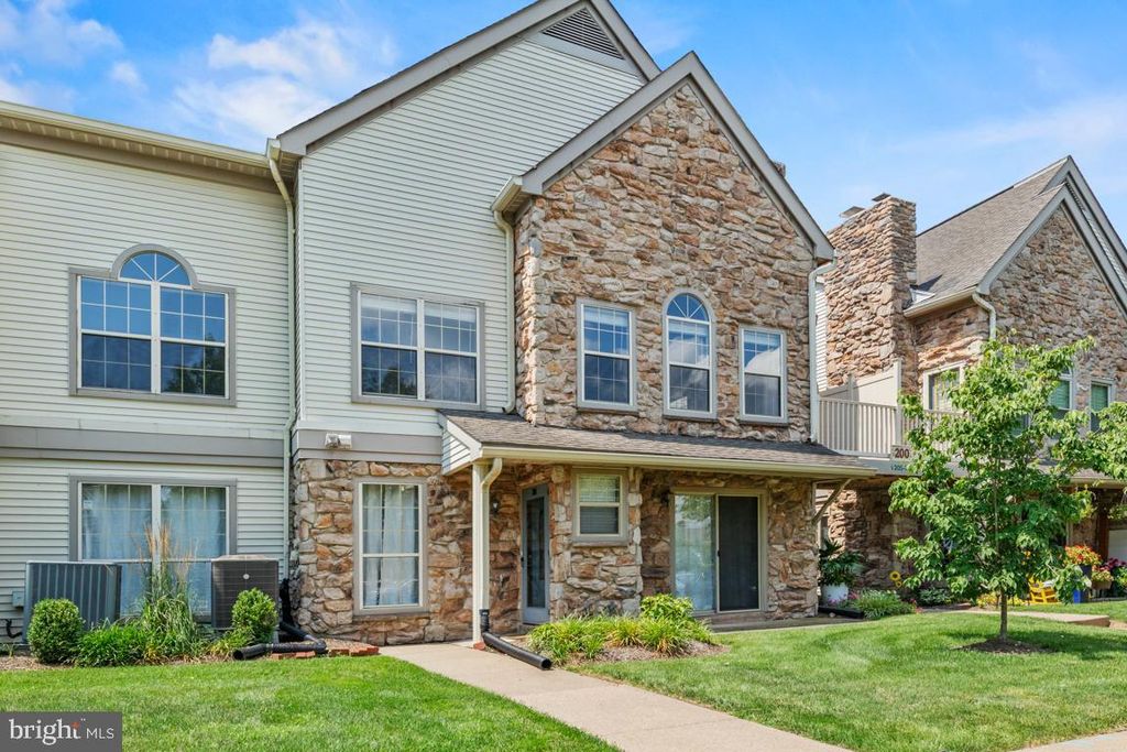206 REMINGTON CT, Chalfont, PA 18914