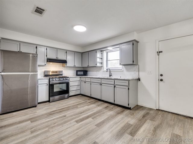 14447 S Oklahoma Boulevard, Glenpool, OK 74033