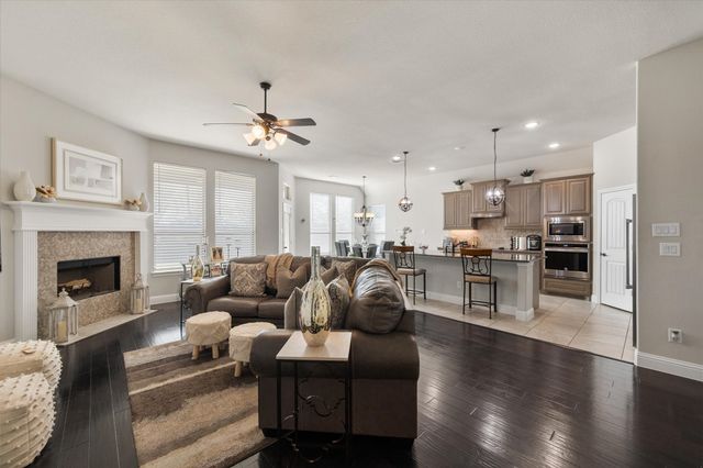 118 Basswood Drive, Red Oak, TX 75154