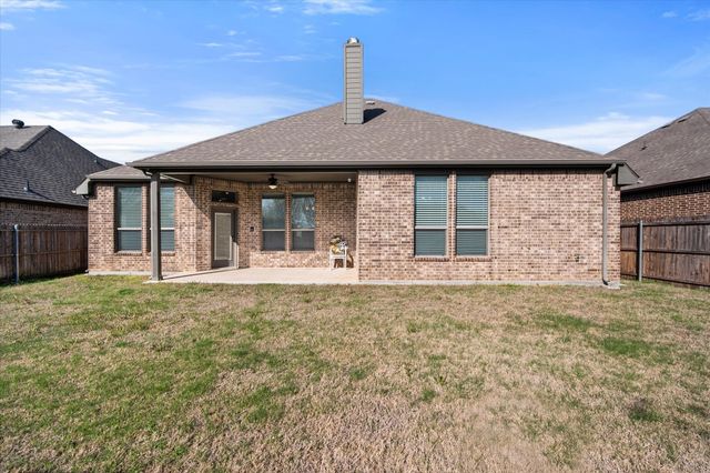118 Basswood Drive, Red Oak, TX 75154