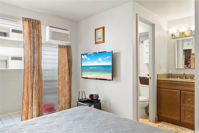 2463 Kuhio Avenue 607, Honolulu, HI 96815