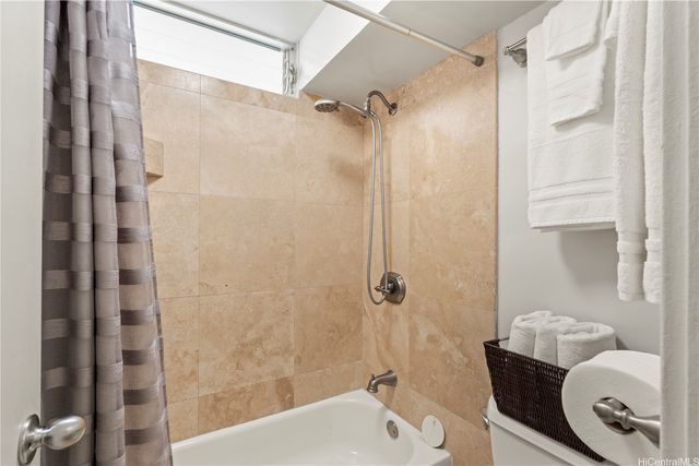 2463 Kuhio Avenue 607, Honolulu, HI 96815