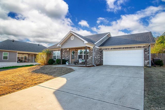 1025 Heritage Way, Benton, AR 72019