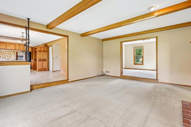 W284N3580 Old North Shore DRIVE, Pewaukee, WI 53072