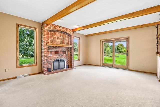 W284N3580 Old North Shore DRIVE, Pewaukee, WI 53072