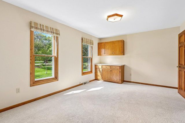 W284N3580 Old North Shore DRIVE, Pewaukee, WI 53072