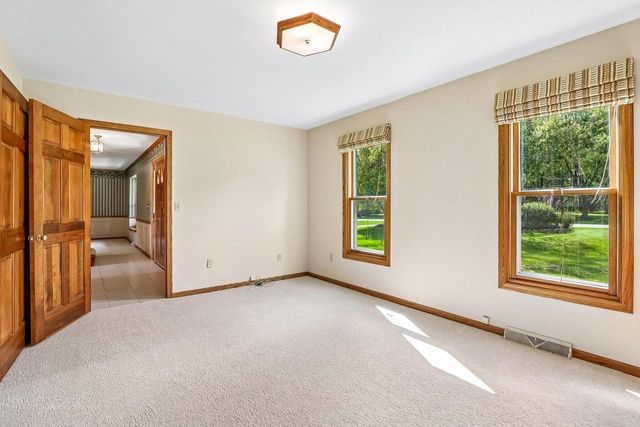 W284N3580 Old North Shore DRIVE, Pewaukee, WI 53072