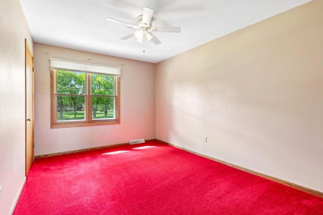 W284N3580 Old North Shore DRIVE, Pewaukee, WI 53072