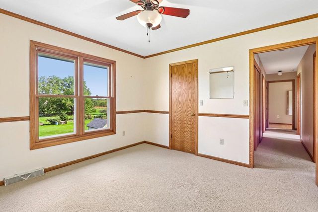 W284N3580 Old North Shore DRIVE, Pewaukee, WI 53072