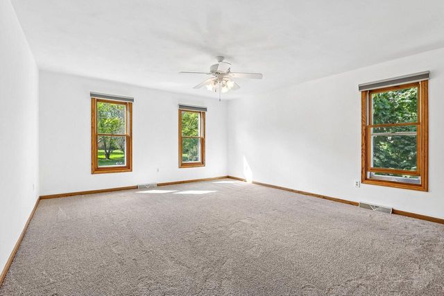 W284N3580 Old North Shore DRIVE, Pewaukee, WI 53072