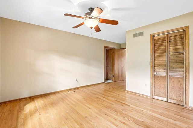 W284N3580 Old North Shore DRIVE, Pewaukee, WI 53072