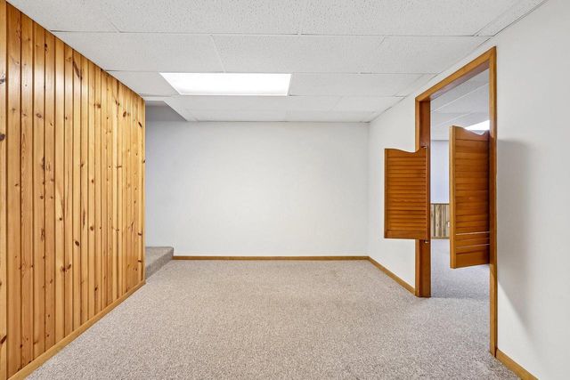 W284N3580 Old North Shore DRIVE, Pewaukee, WI 53072