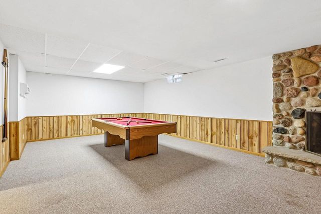 W284N3580 Old North Shore DRIVE, Pewaukee, WI 53072