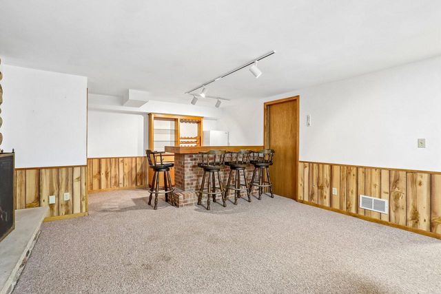 W284N3580 Old North Shore DRIVE, Pewaukee, WI 53072
