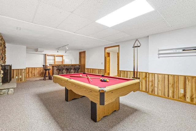 W284N3580 Old North Shore DRIVE, Pewaukee, WI 53072