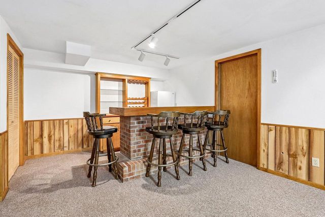 W284N3580 Old North Shore DRIVE, Pewaukee, WI 53072