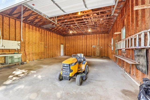 W284N3580 Old North Shore DRIVE, Pewaukee, WI 53072