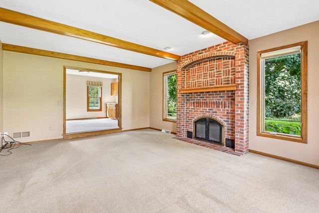 W284N3580 Old North Shore DRIVE, Pewaukee, WI 53072