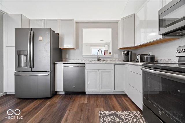 141 Brixton Woods Drive E, Pittsboro, IN 46167