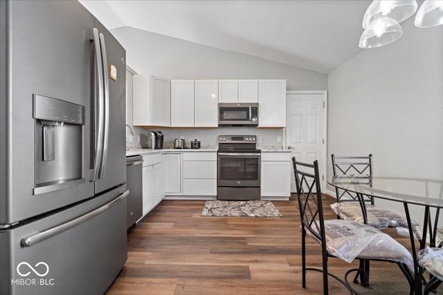 141 Brixton Woods Drive E, Pittsboro, IN 46167