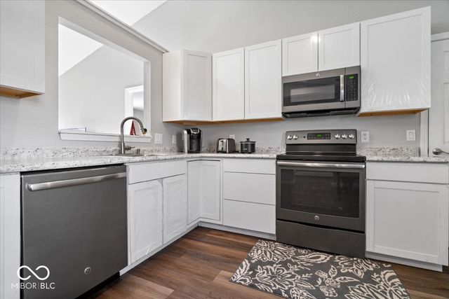 141 Brixton Woods Drive E, Pittsboro, IN 46167