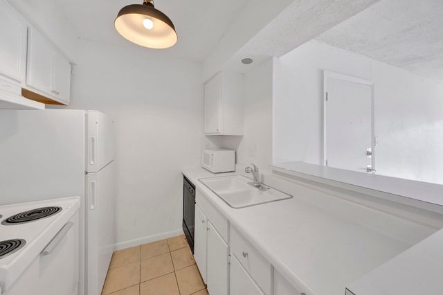 6787 Quail Hollow Ct Apt 4, Memphis, TN 38120